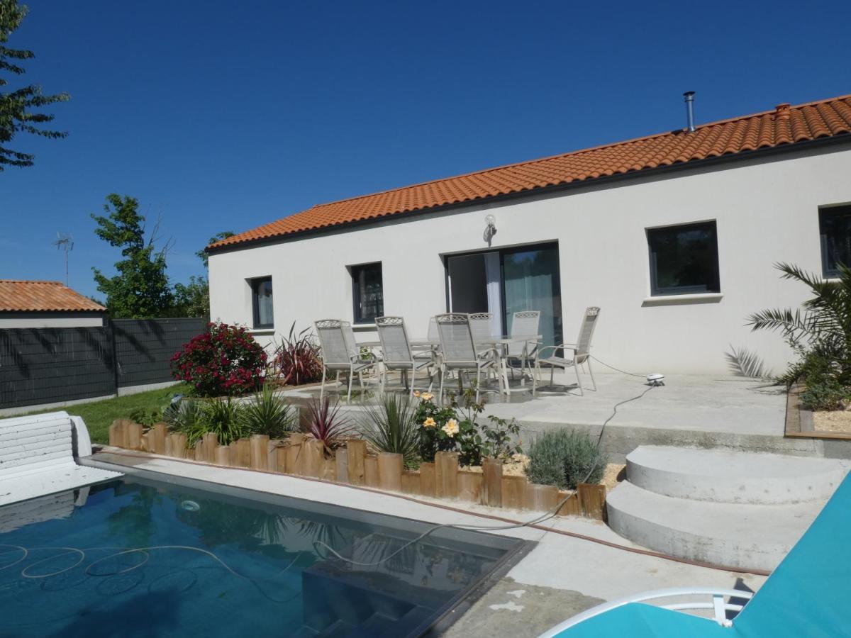 Villa D'Eau Douce Les Achards  Bagian luar foto