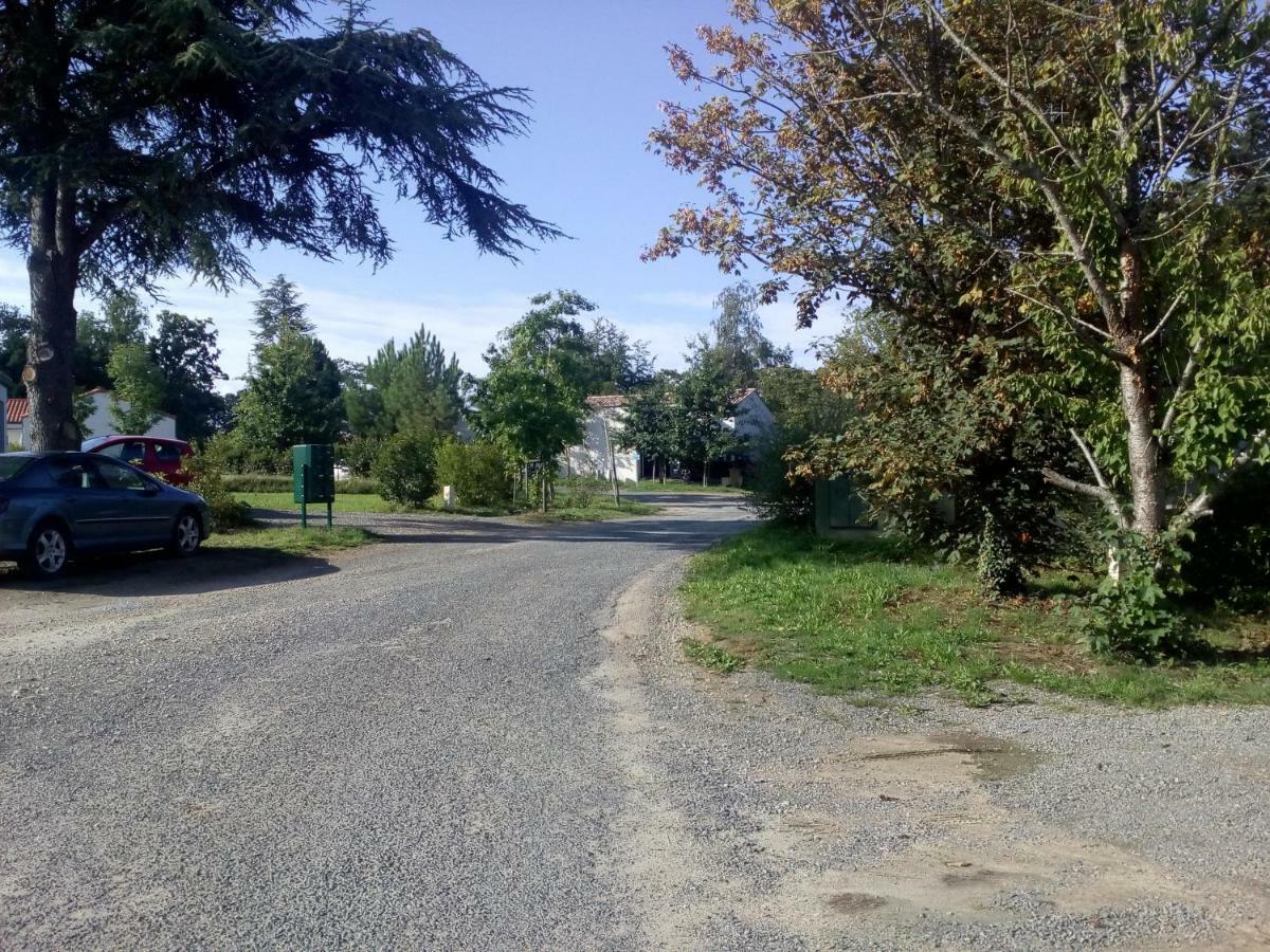 Villa D'Eau Douce Les Achards  Bagian luar foto